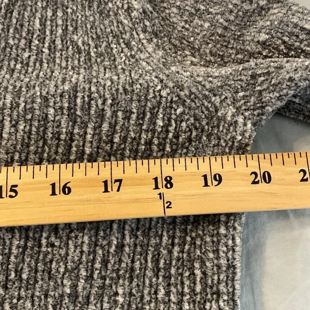 Orvis Gray Chenille Tunic V-Neck Sweater Size Small
